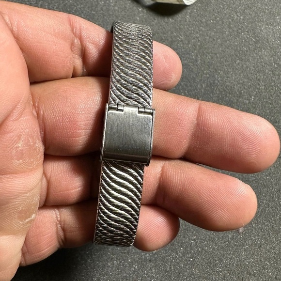 Timex Ladies Quartz Watch Elevated Classics Silver Tone T2P307 Working - Picture 8 of 10